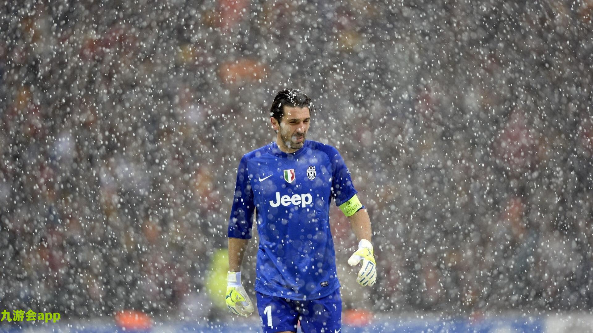 C罗再演帽子戏法，连续15年自然年戴帽创足坛新纪录